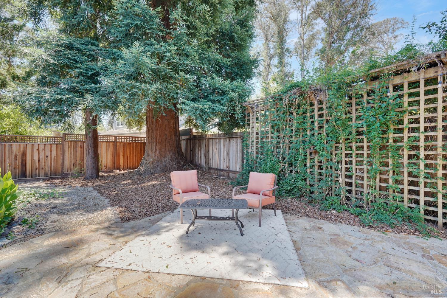 2425 Creekside Ave, Napa