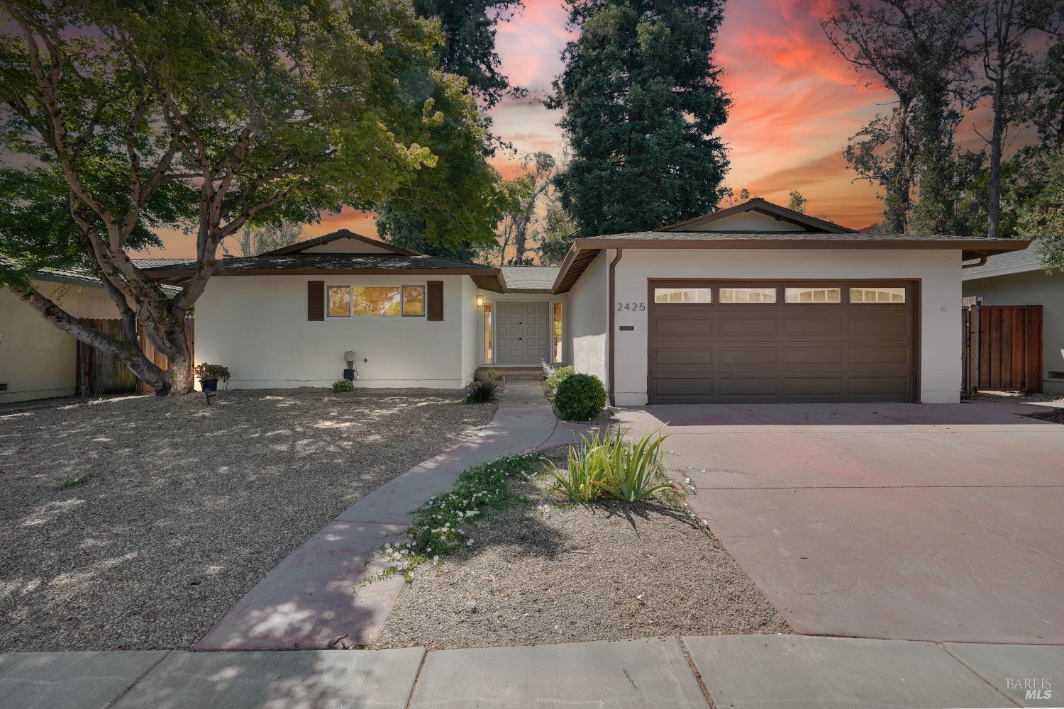 2425 Creekside Ave, Napa