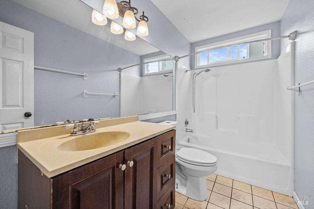 1374 Gaspar Court, Rohnert Park