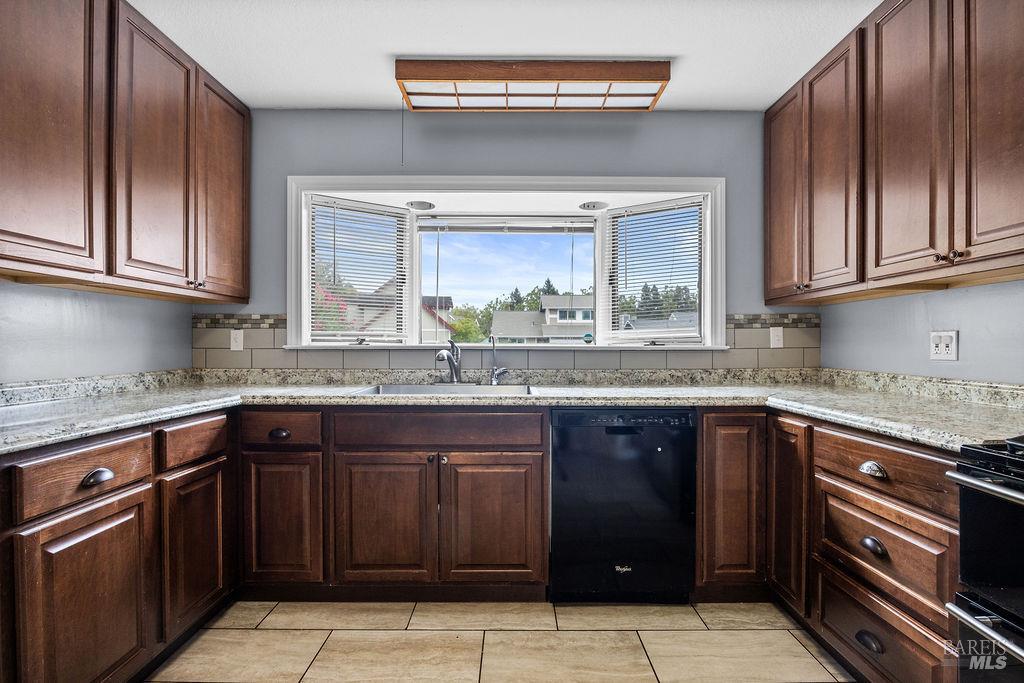 1374 Gaspar Court, Rohnert Park