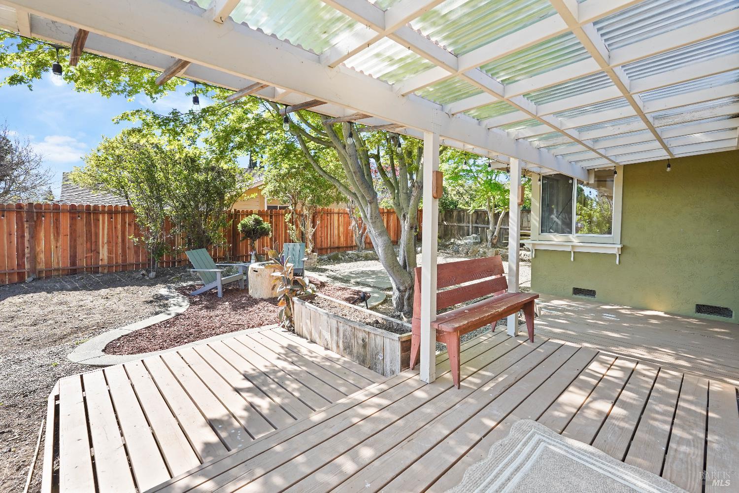 5001 Lakeview Circle