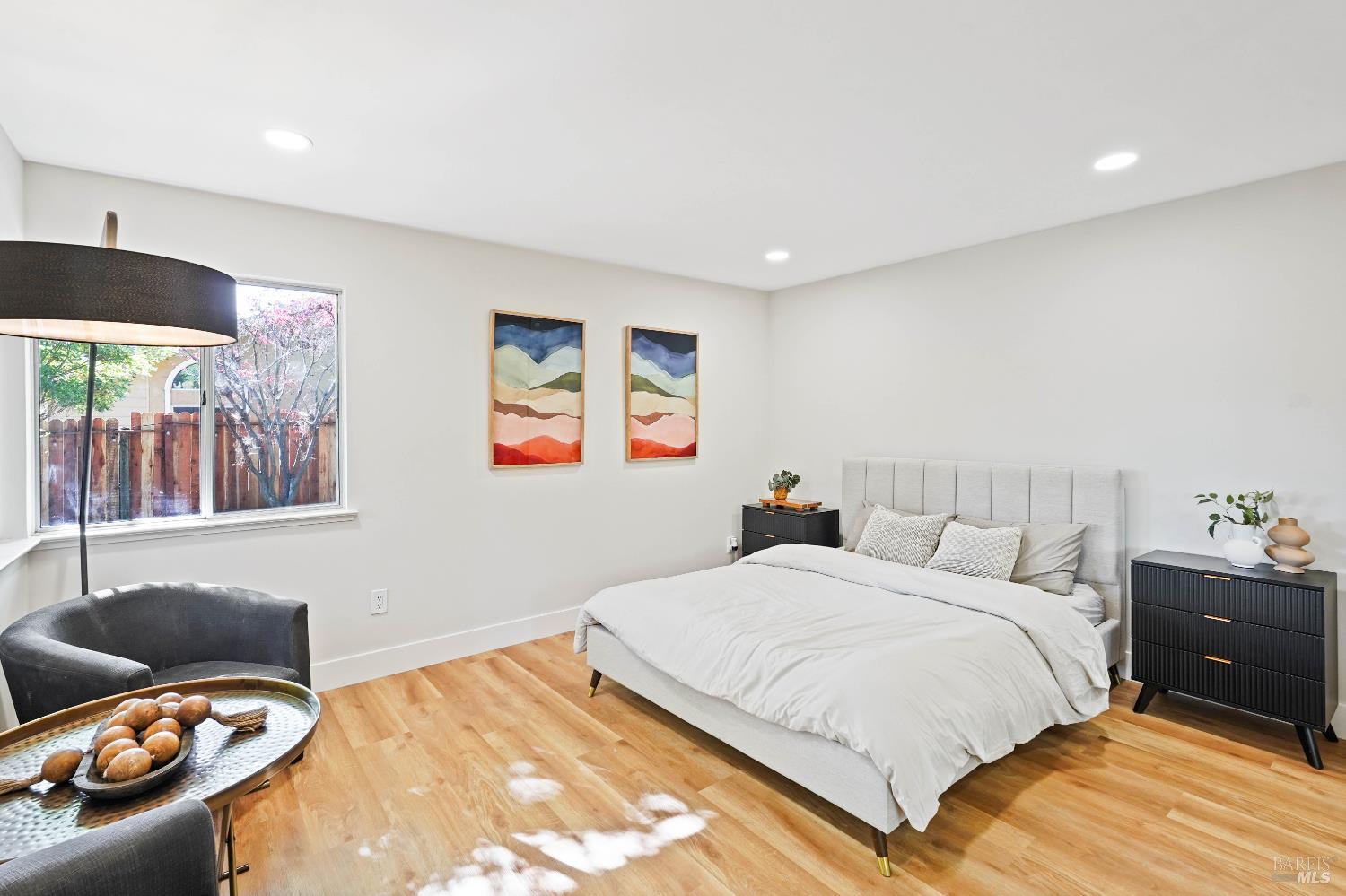 5001 Lakeview Circle