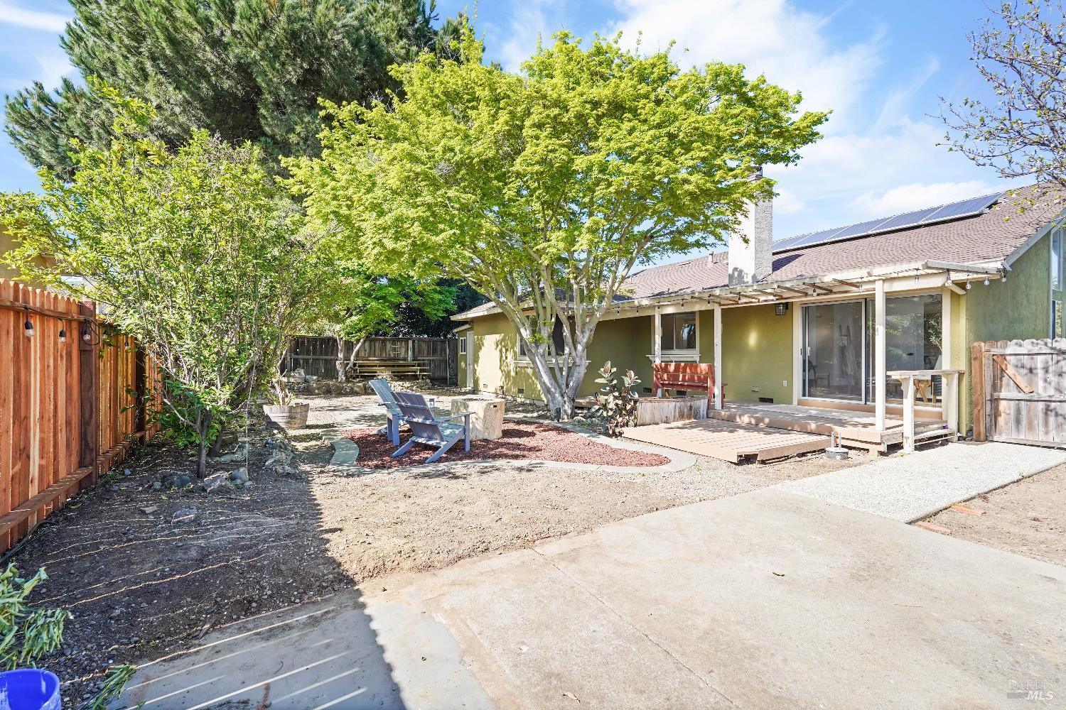 5001 Lakeview Circle