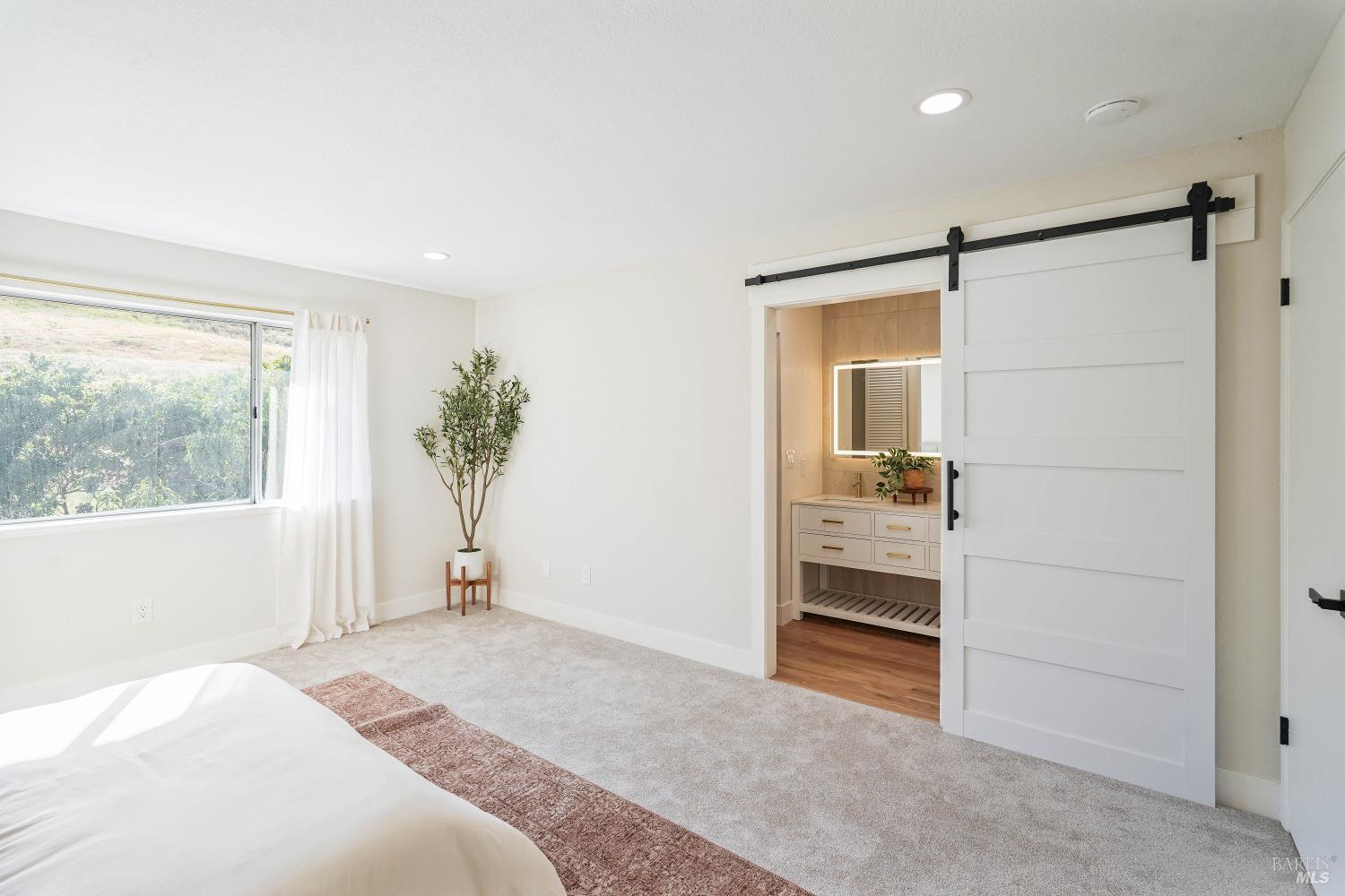 5050 Lakeview Circle, Fairfield