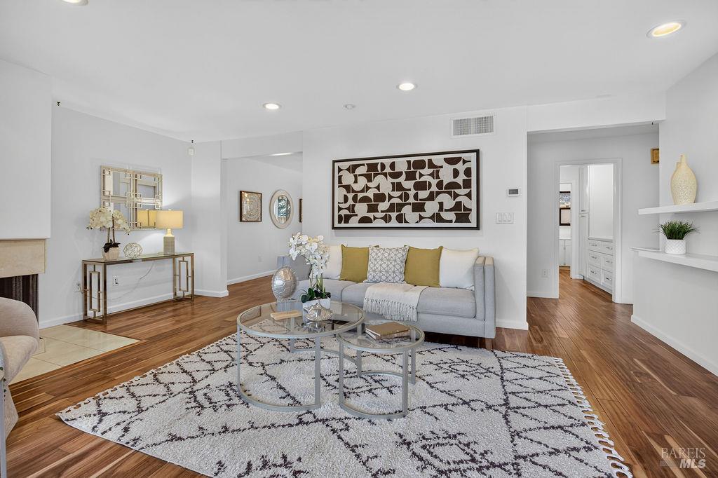 417 Sylvia Way, San Rafael