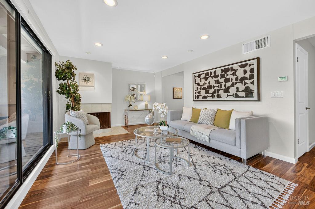417 Sylvia Way, San Rafael