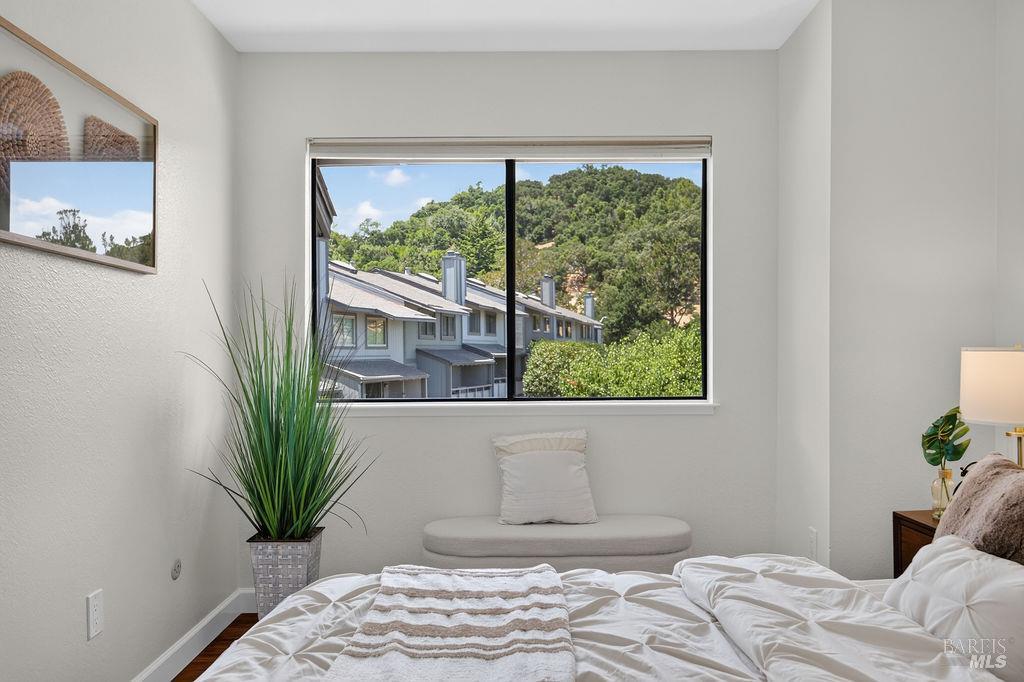 417 Sylvia Way, San Rafael