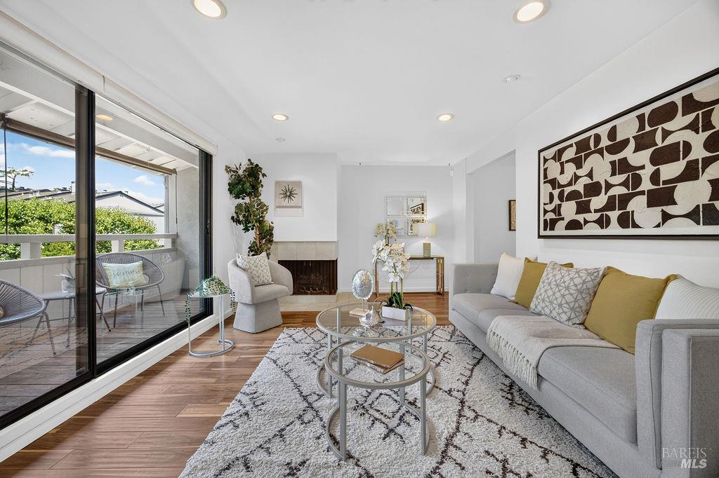 417 Sylvia Way, San Rafael