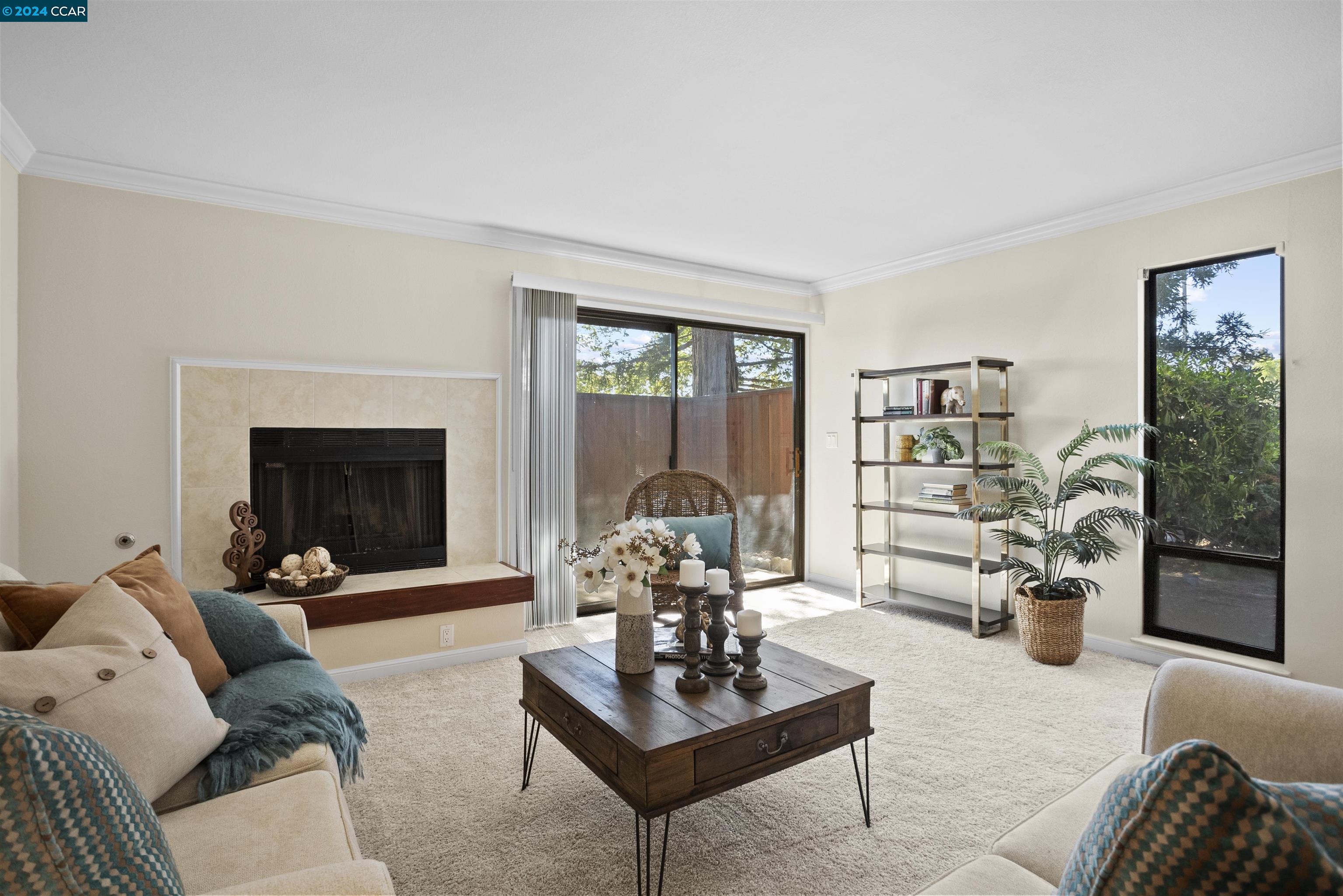 204 Buena Vida Ct, Martinez
