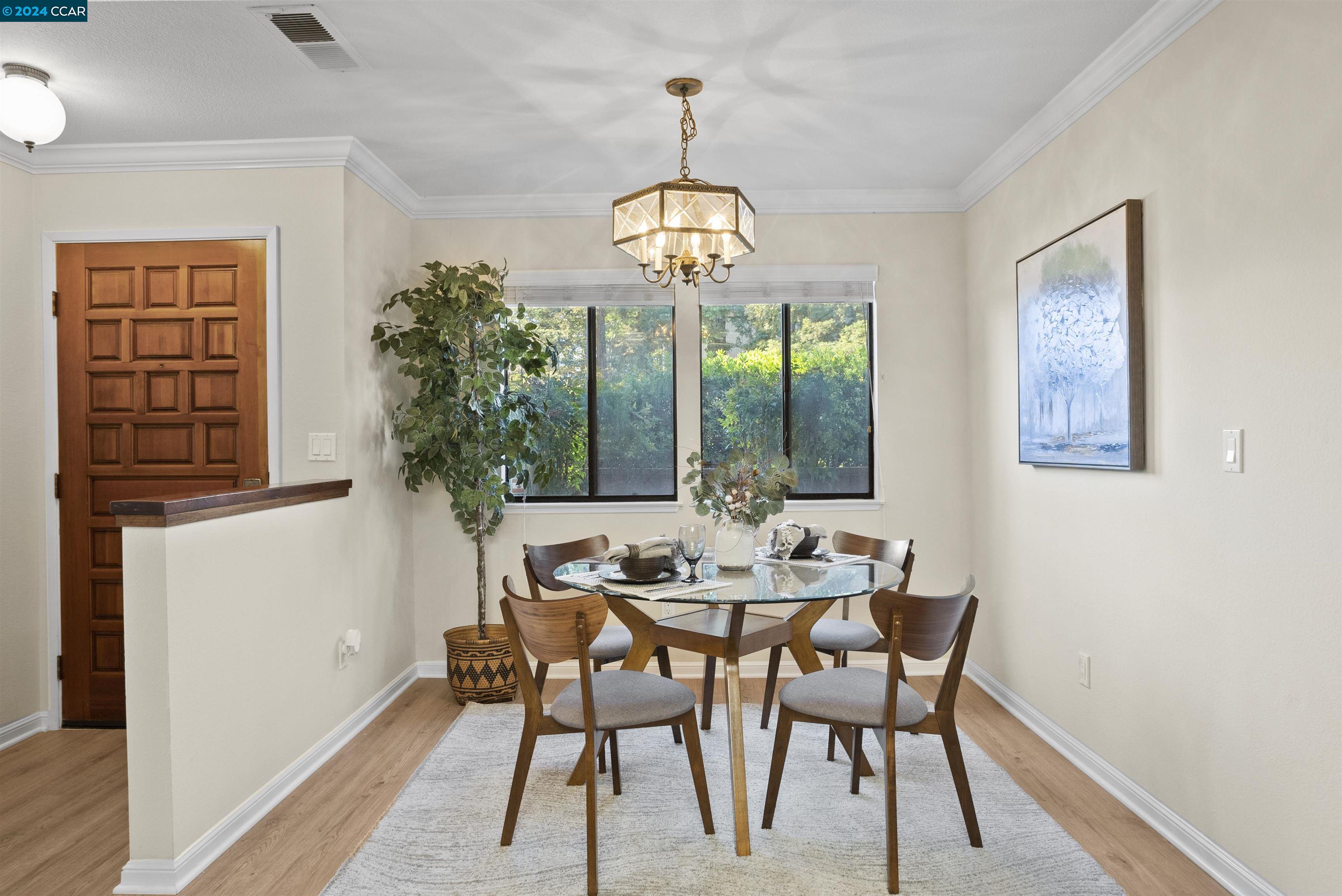 204 Buena Vida Ct, Martinez