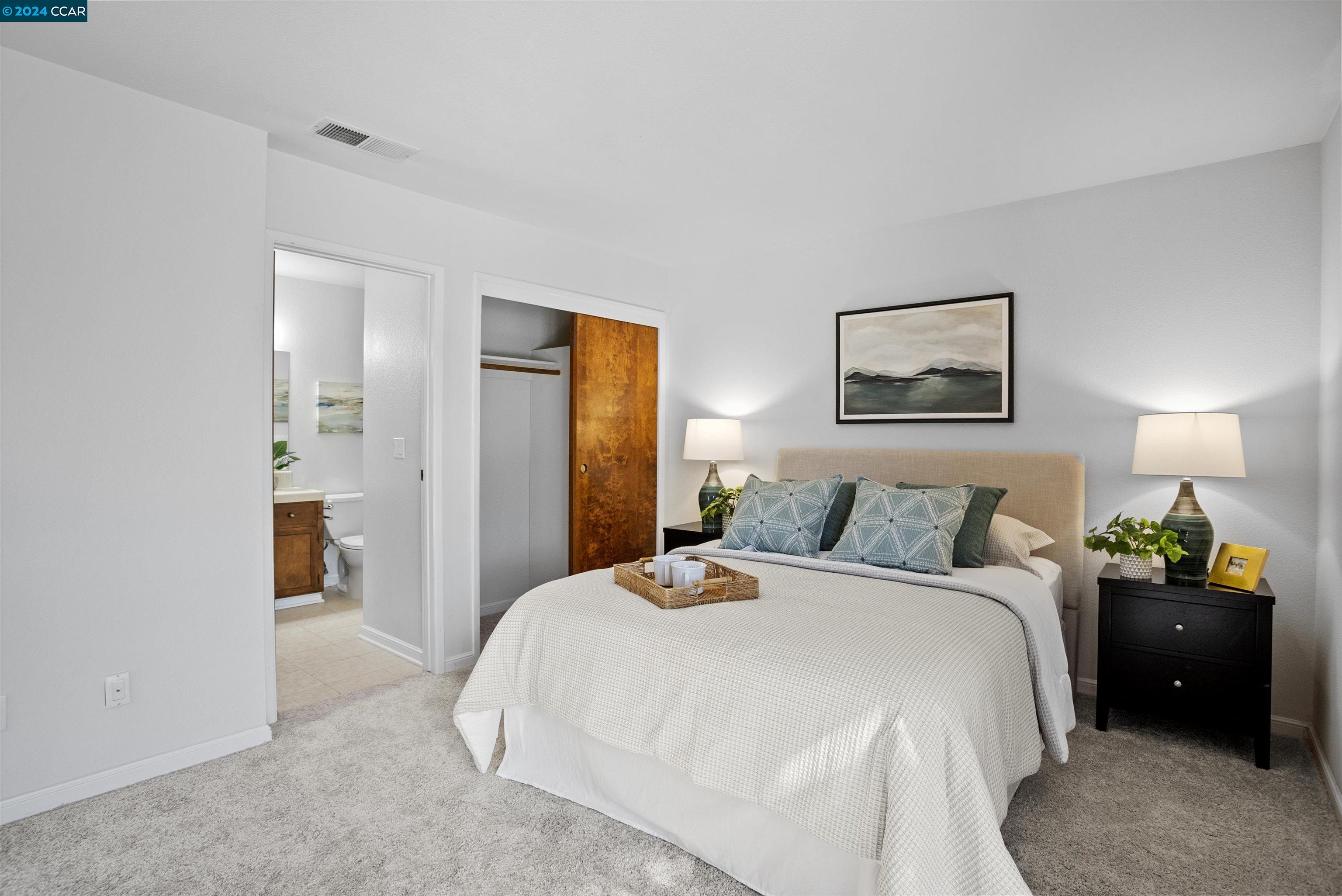 204 Buena Vida Ct, Martinez