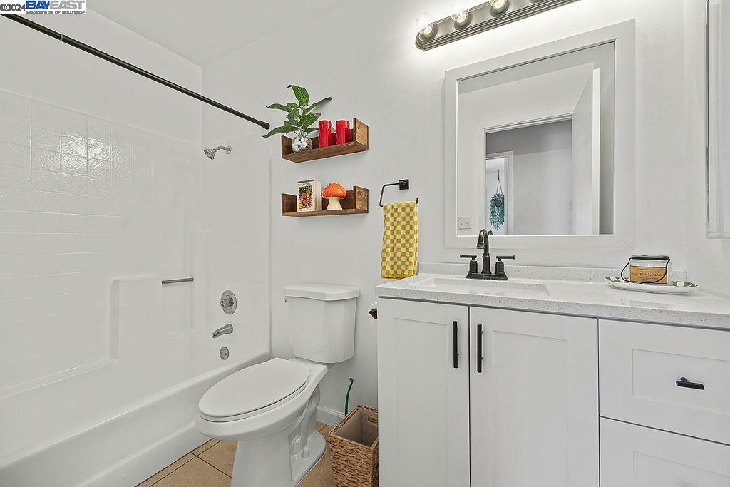 1560 Port Way, Oakley