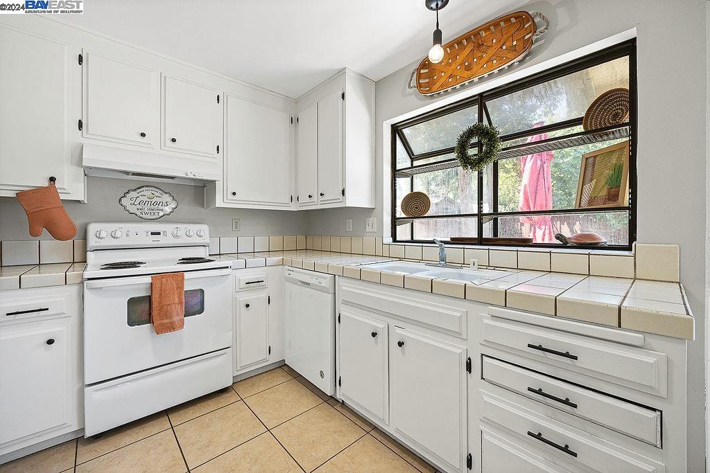 1560 Port Way, Oakley