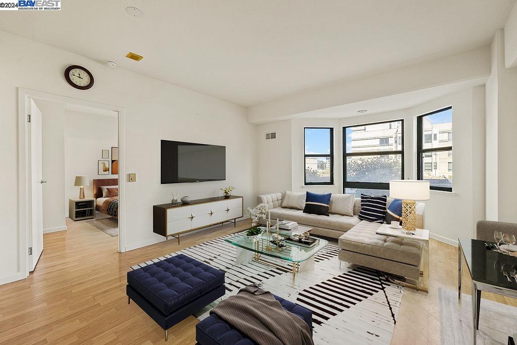 988 Franklin Street #402, Oakland