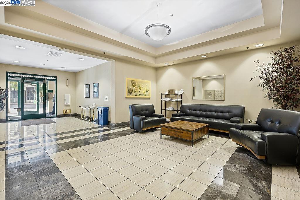 988 Franklin Street #402, Oakland