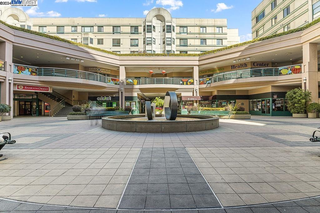 988 Franklin Street #402, Oakland