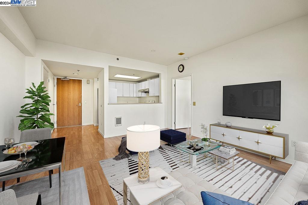 988 Franklin Street #402, Oakland