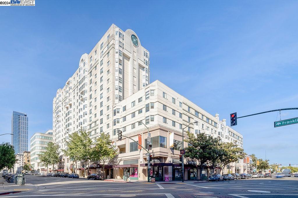 988 Franklin Street #402, Oakland
