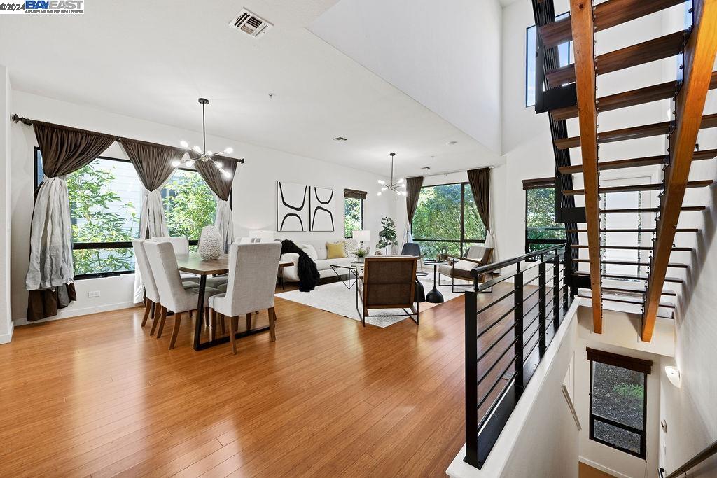 207 Palisade Drive, Oakland 