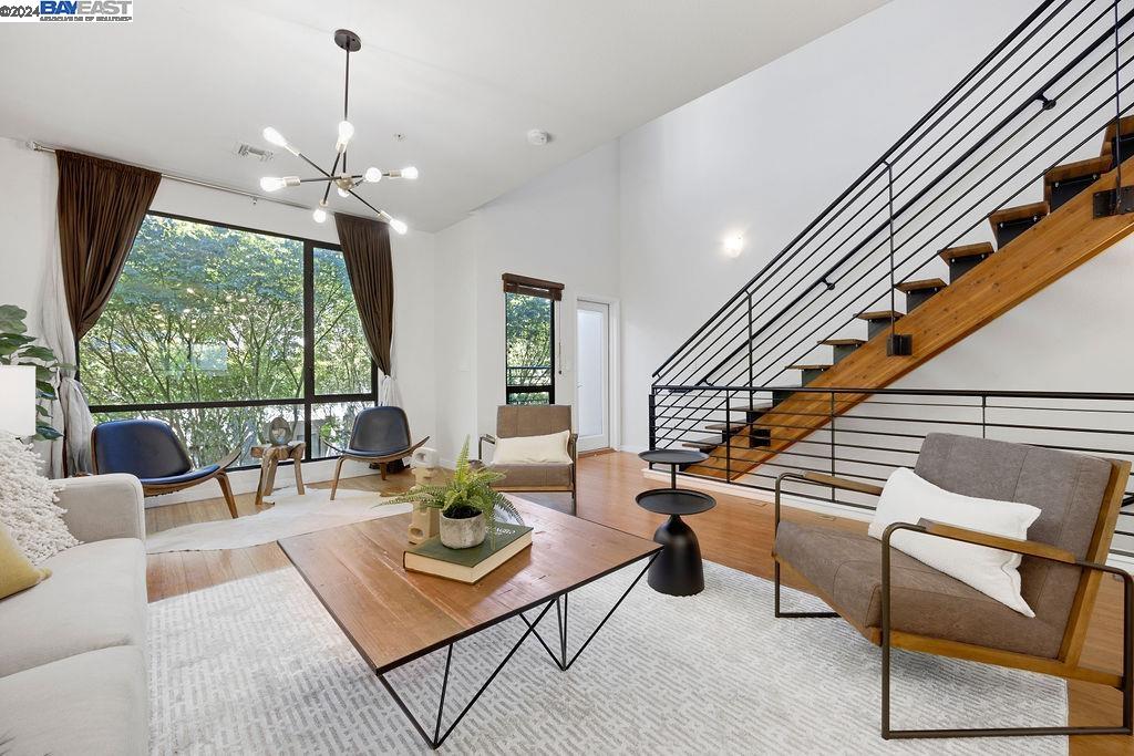 207 Palisade Drive, Oakland 