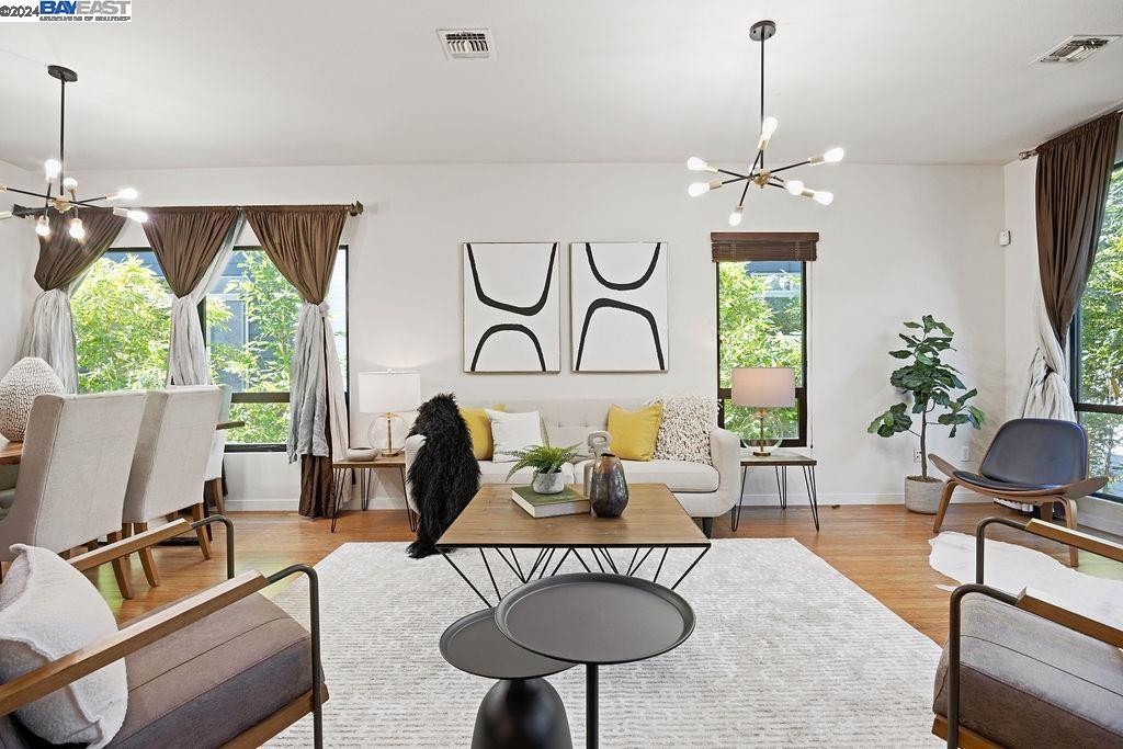 207 Palisade Drive, Oakland 