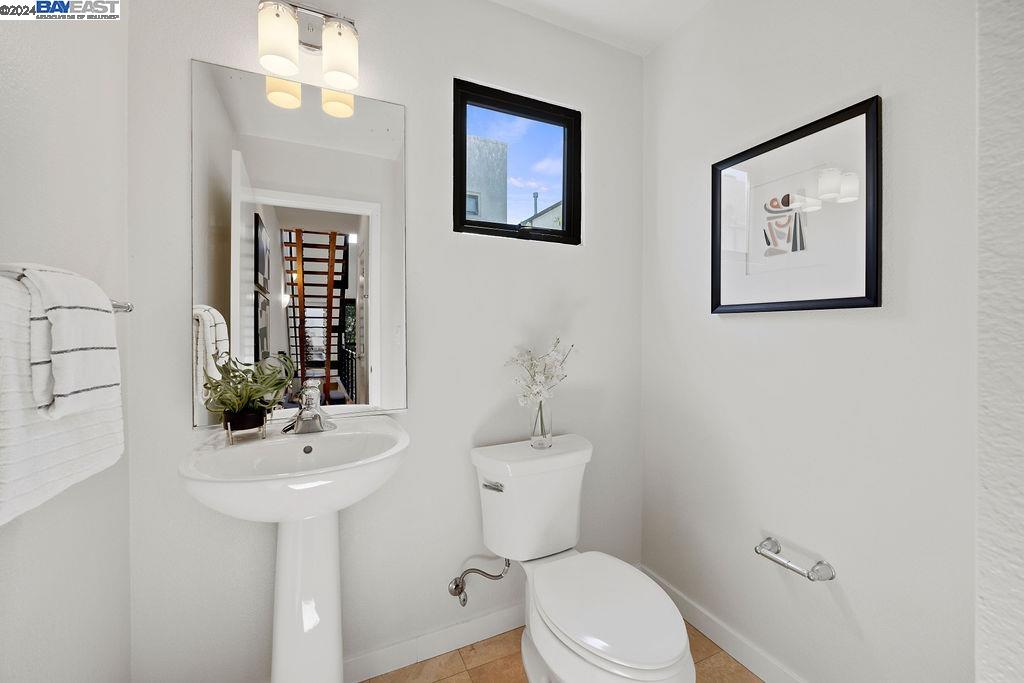 207 Palisade Drive, Oakland 