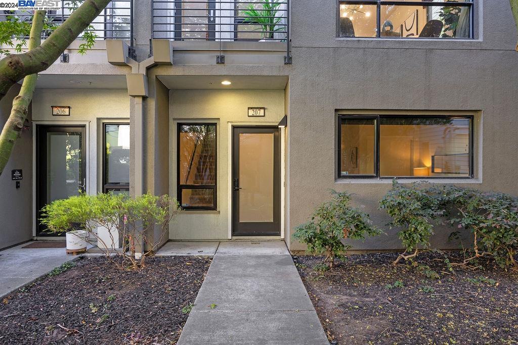 207 Palisade Drive, Oakland 