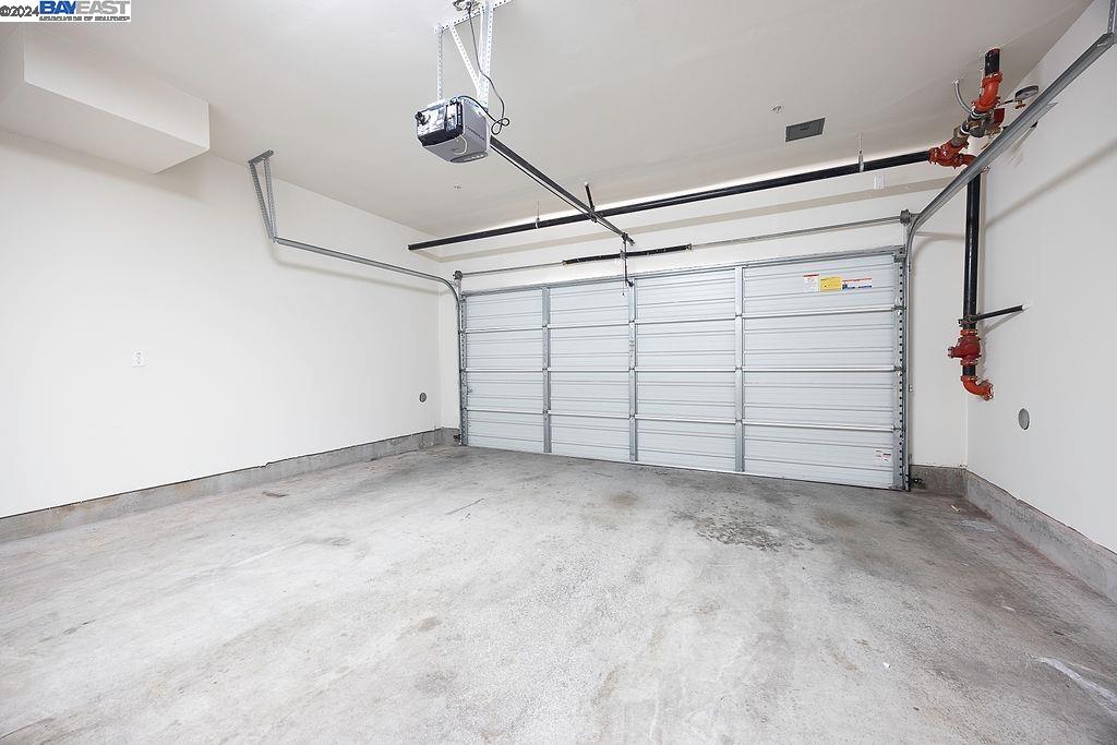 207 Palisade Drive, Oakland 