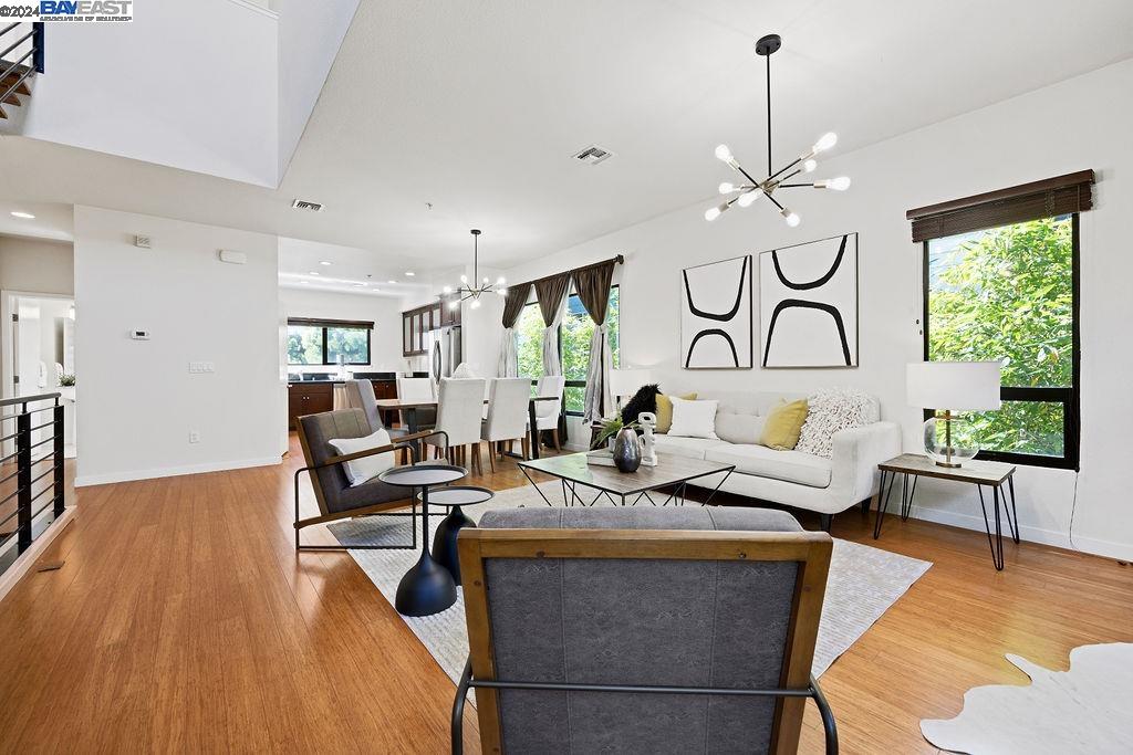 207 Palisade Drive, Oakland 