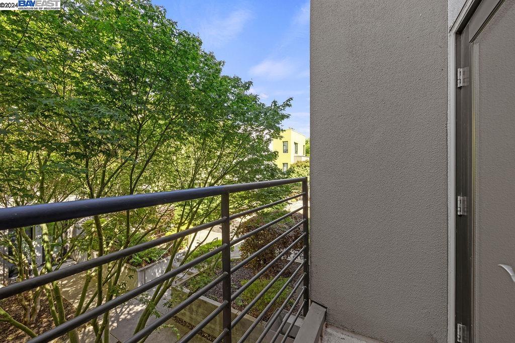 207 Palisade Drive, Oakland 
