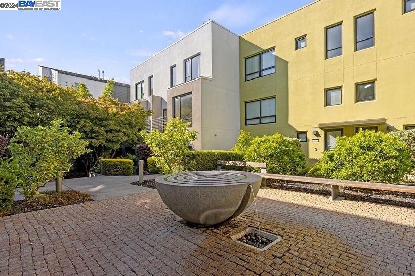 207 Palisade Drive, Oakland 