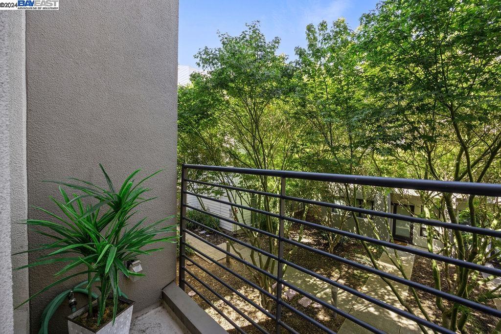 207 Palisade Drive, Oakland 