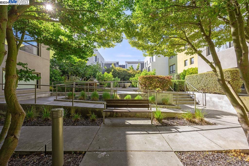 207 Palisade Drive, Oakland 