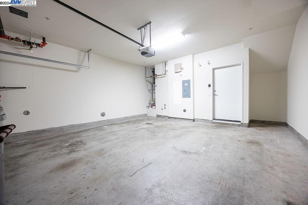207 Palisade Drive, Oakland 
