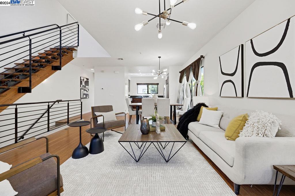 207 Palisade Drive, Oakland 