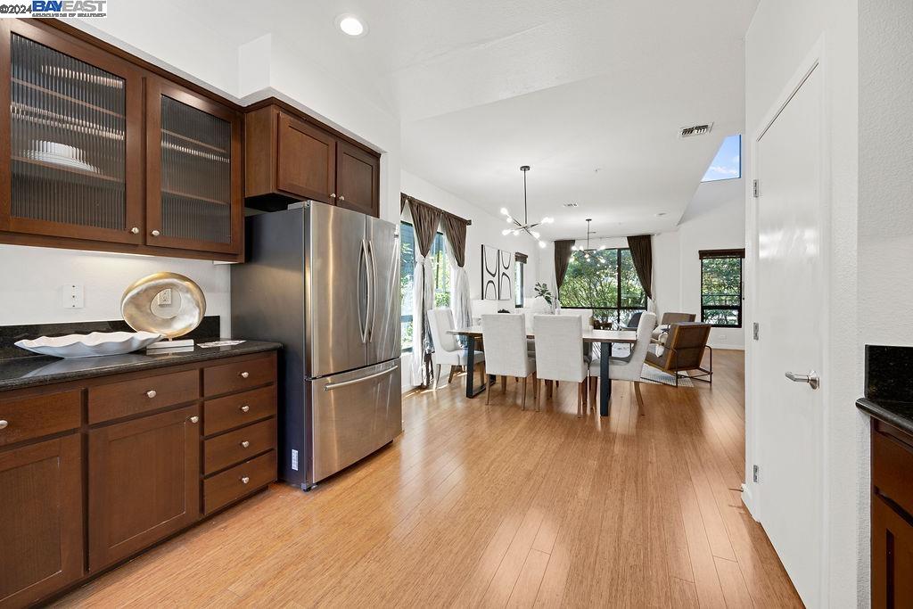 207 Palisade Drive, Oakland 