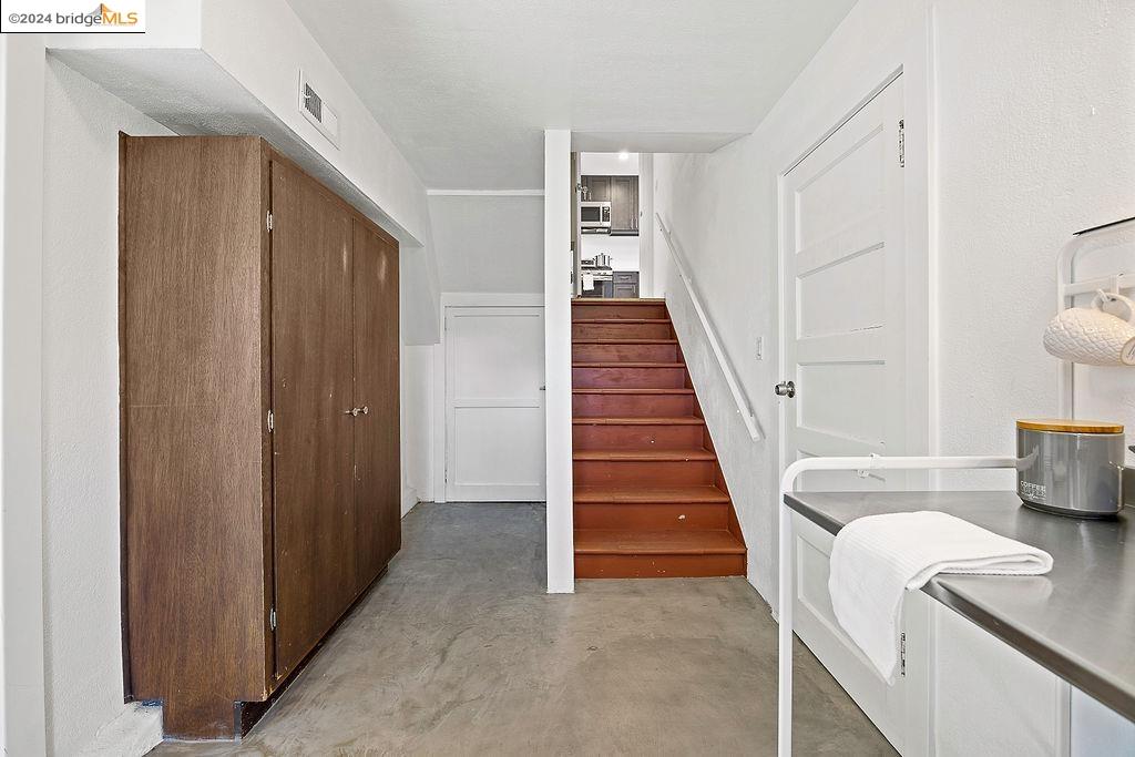 6007 Monadnock Way, Oakland