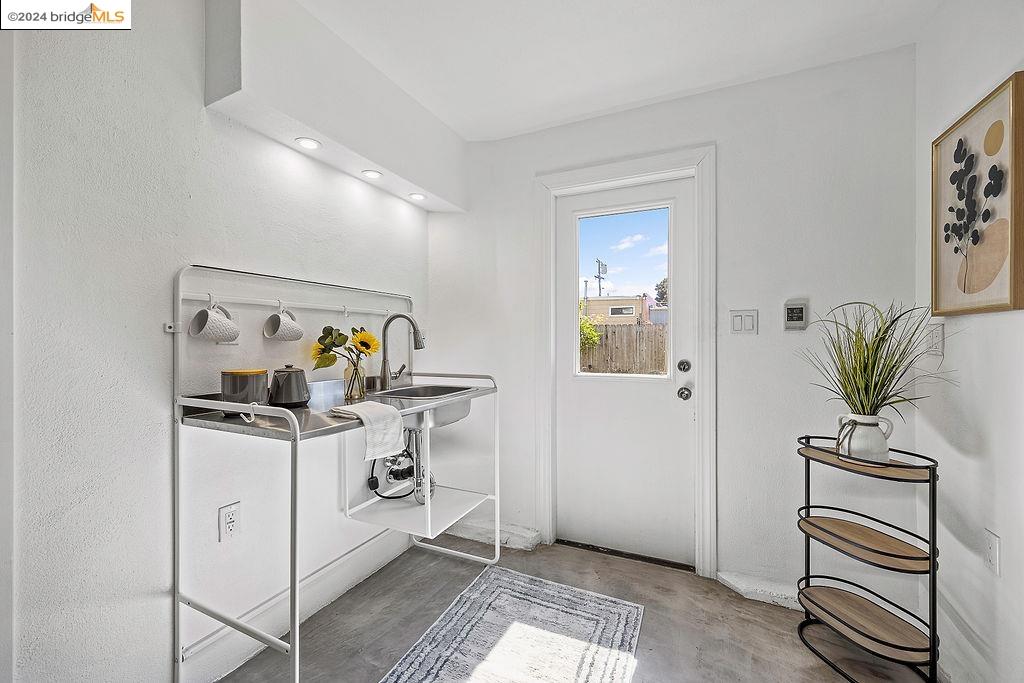6007 Monadnock Way, Oakland
