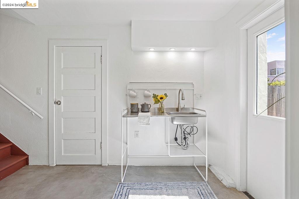 6007 Monadnock Way, Oakland