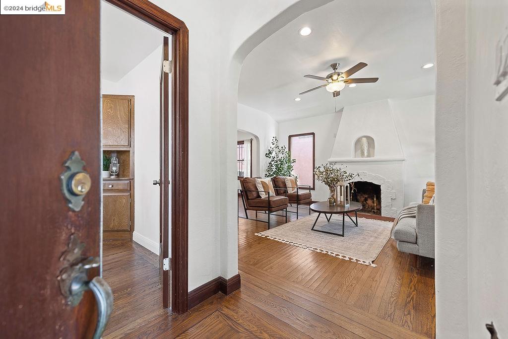 6007 Monadnock Way, Oakland