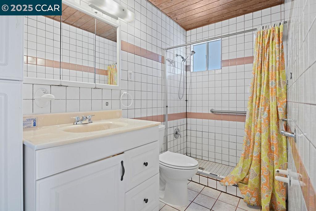 222 Denise Drive, San Pablo