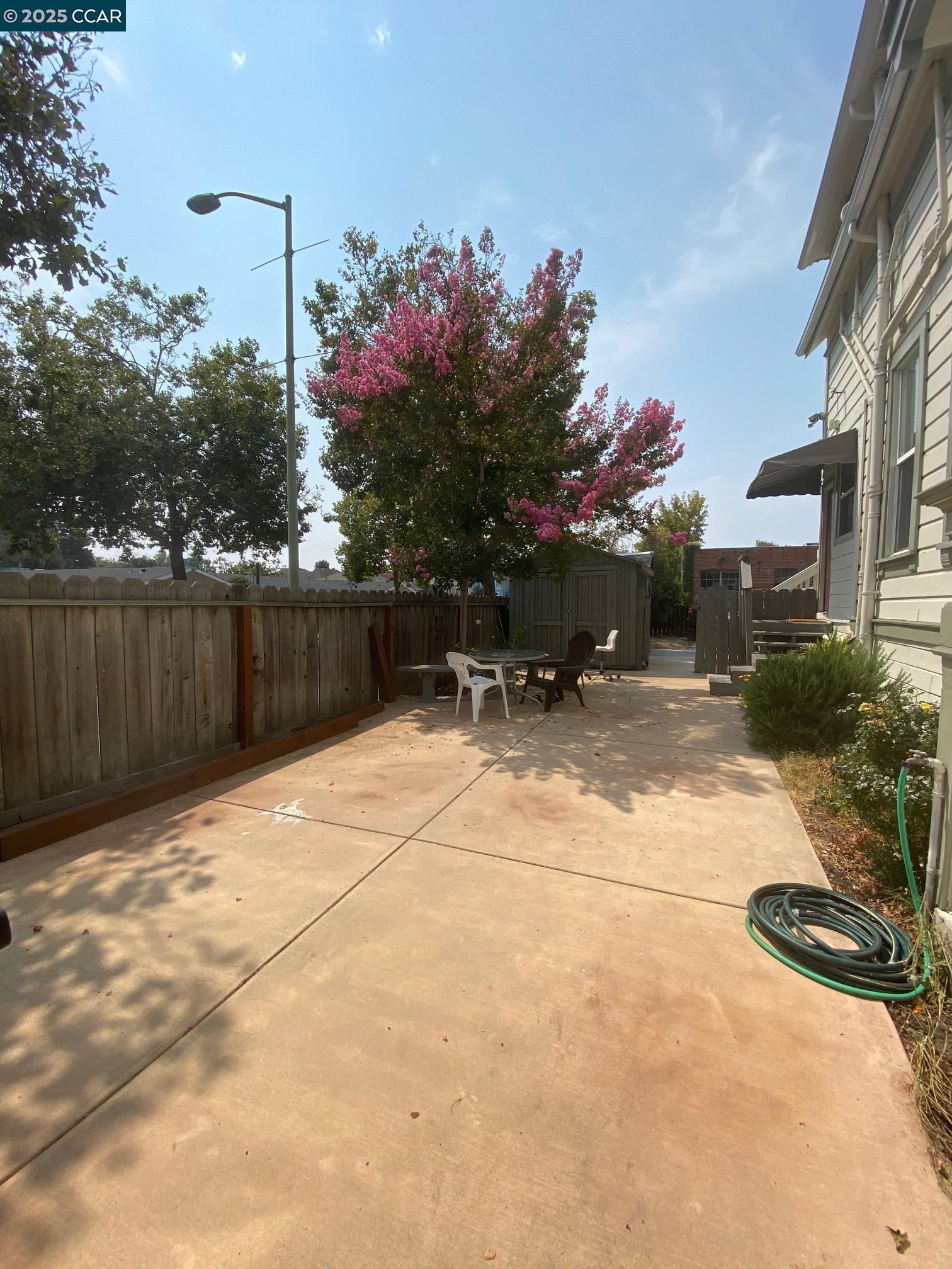 3229 Elm Street, Oakland