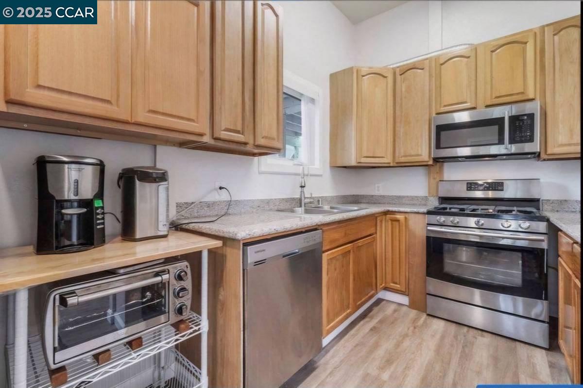 3229 Elm Street, Oakland