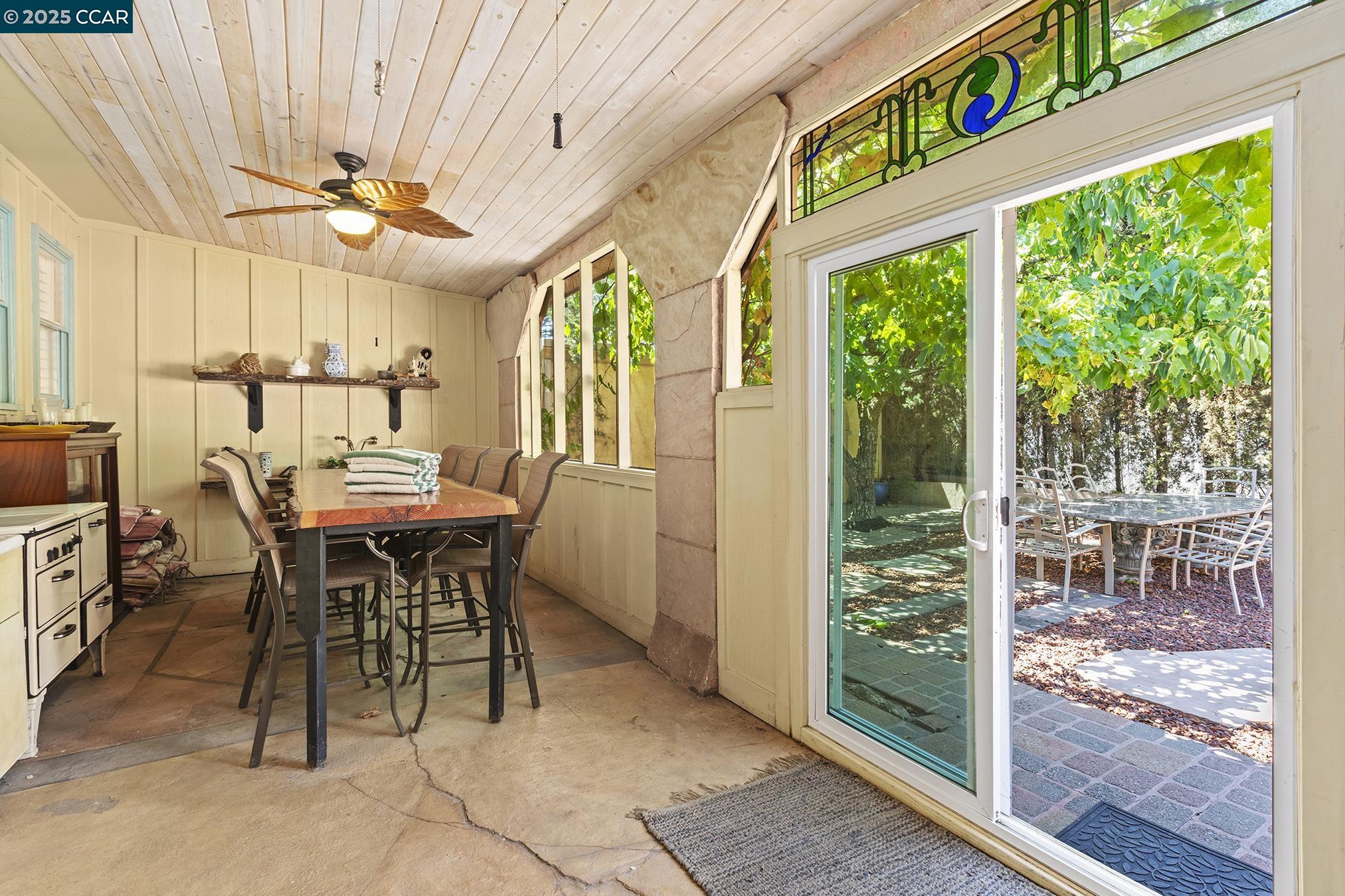 17190 Cedar Avenue, Sonoma