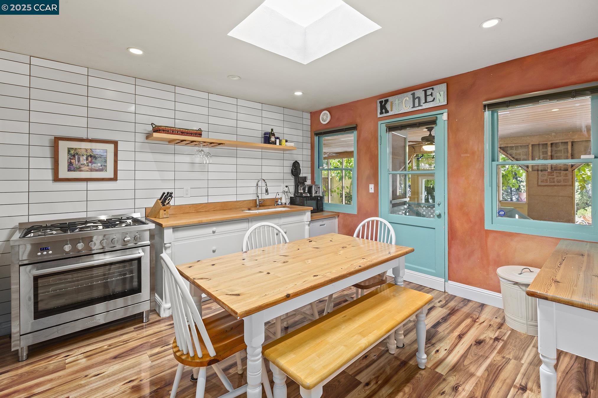 17190 Cedar Avenue, Sonoma