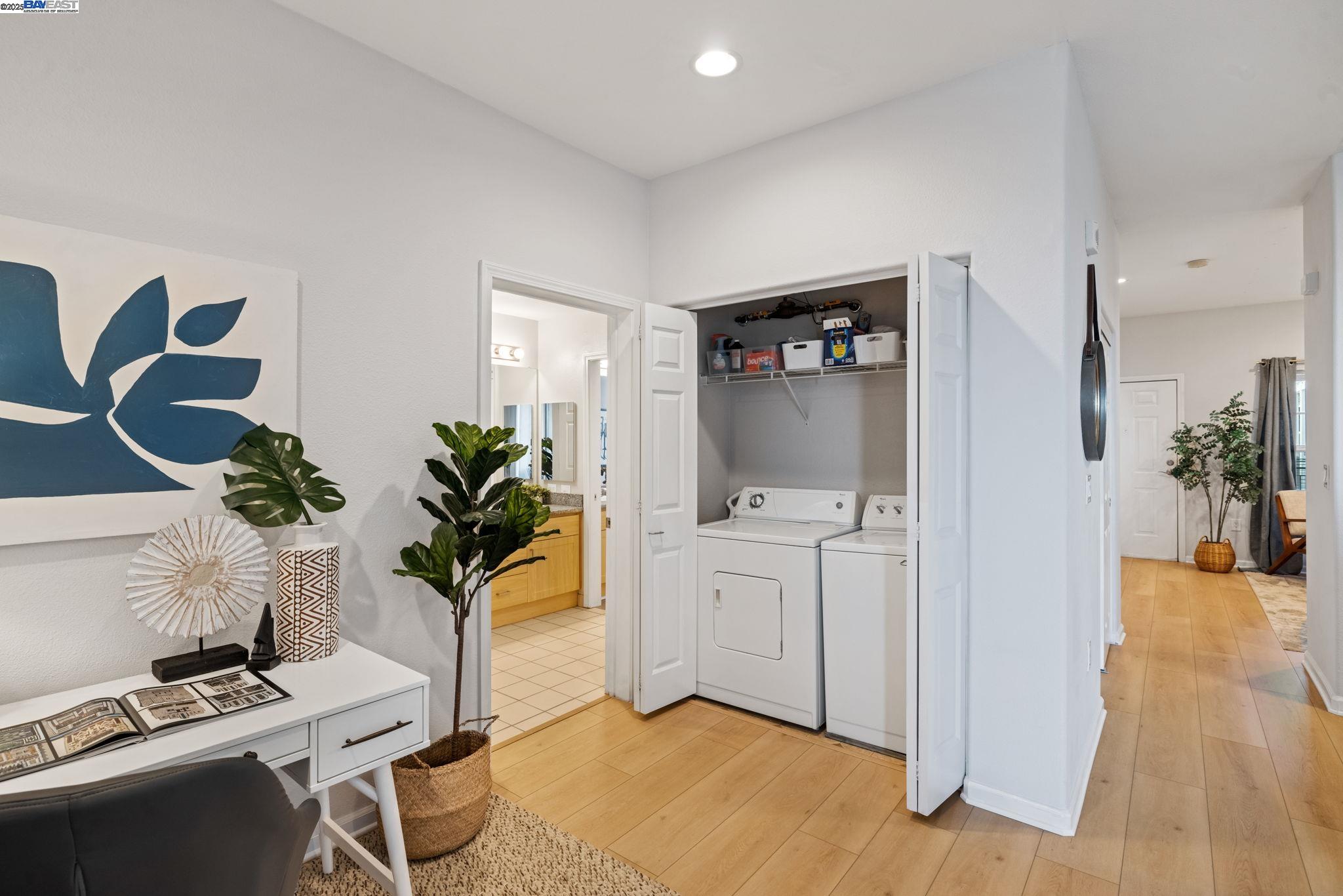 1121 40th Street #2406, Emeryville