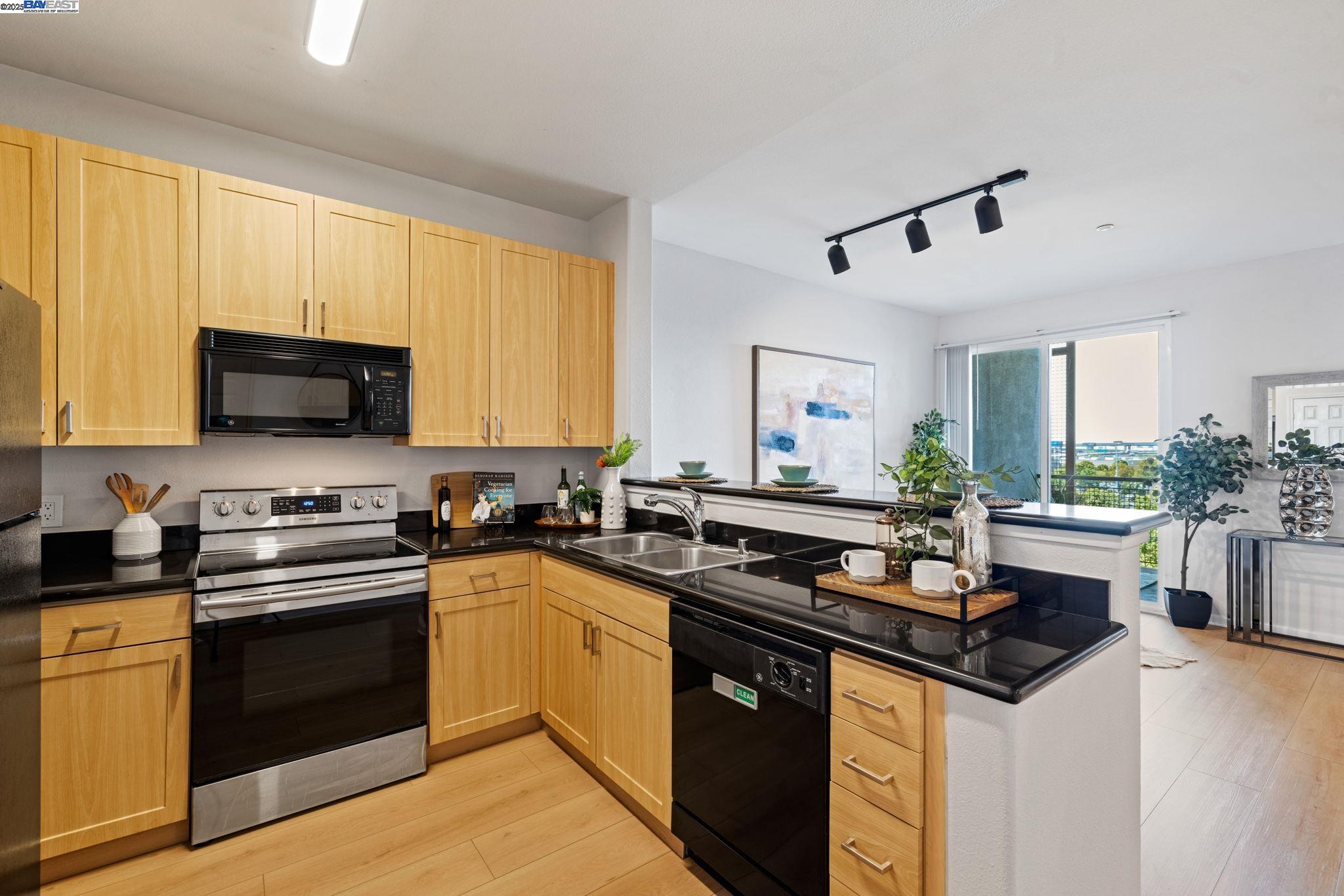 1121 40th Street #2406, Emeryville