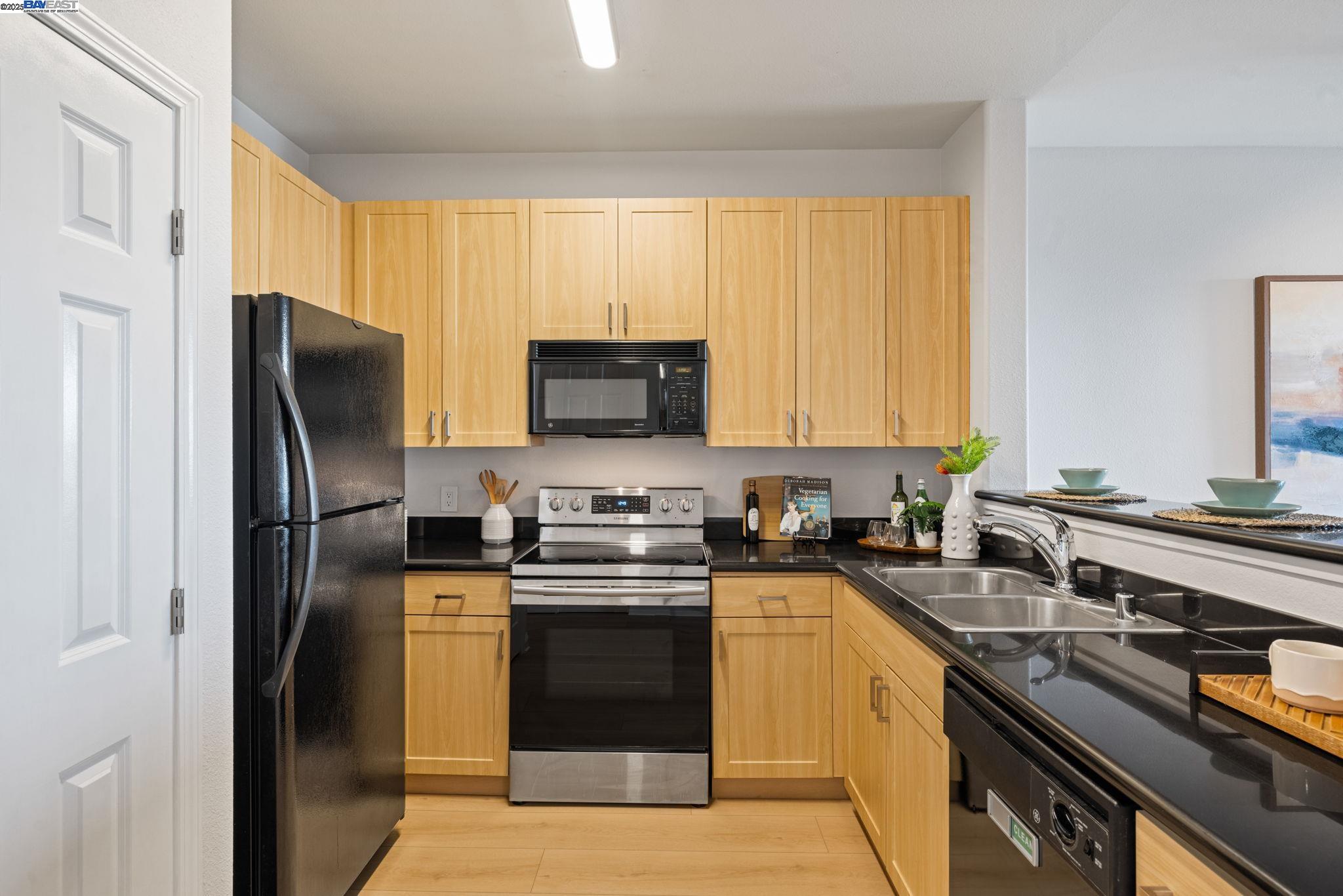 1121 40th Street #2406, Emeryville