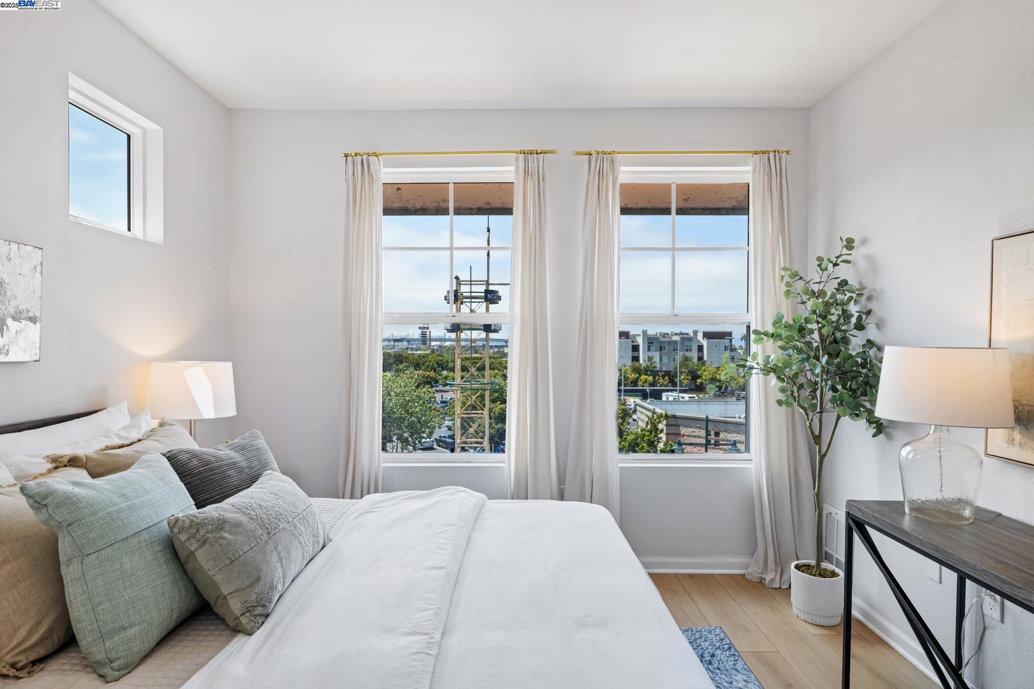 1121 40th Street #2406, Emeryville