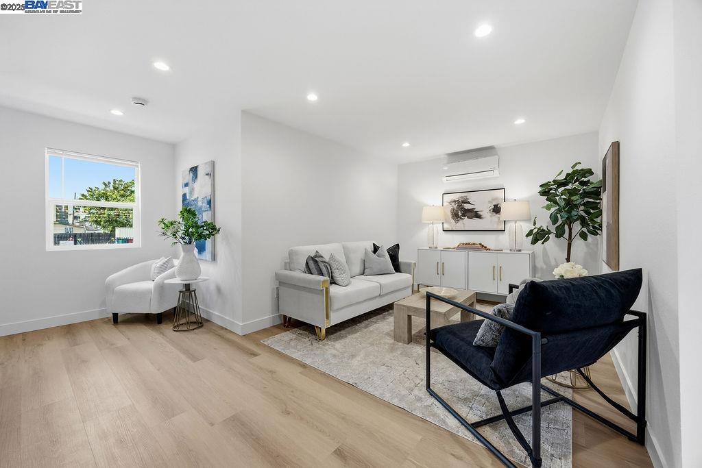 1520 4 Unit: A&B, Richmond